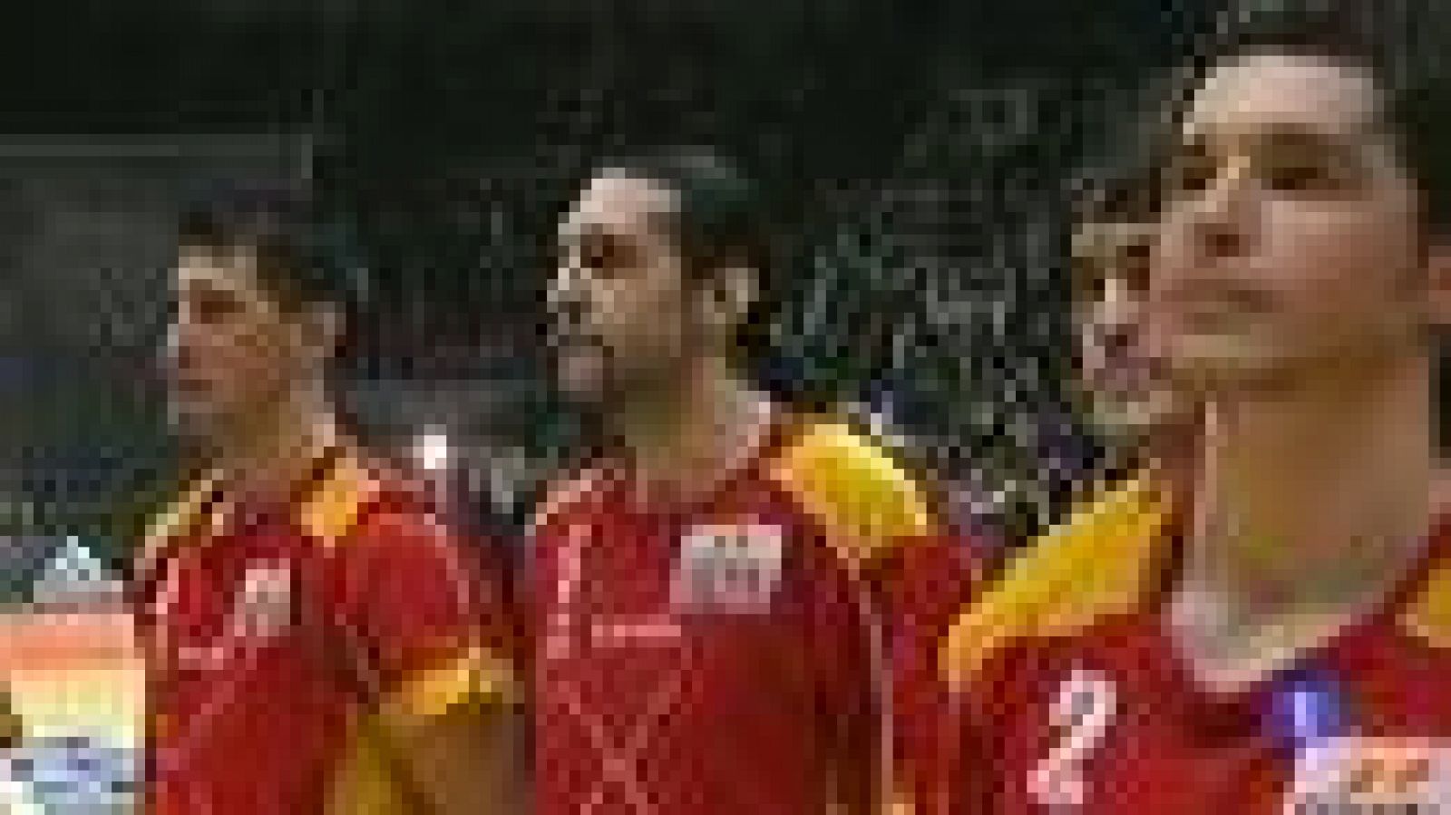 También en Barcelona, un equipo de pioneros, con un joven Cecilio Alonso como máximo goleador, ganó a Suiza la final de un Mundial muy distinto, de categoría B. Como decía al día siguiente El Mundo Deportivo, aquel 3 de marzo de 1979 el balonmano esp