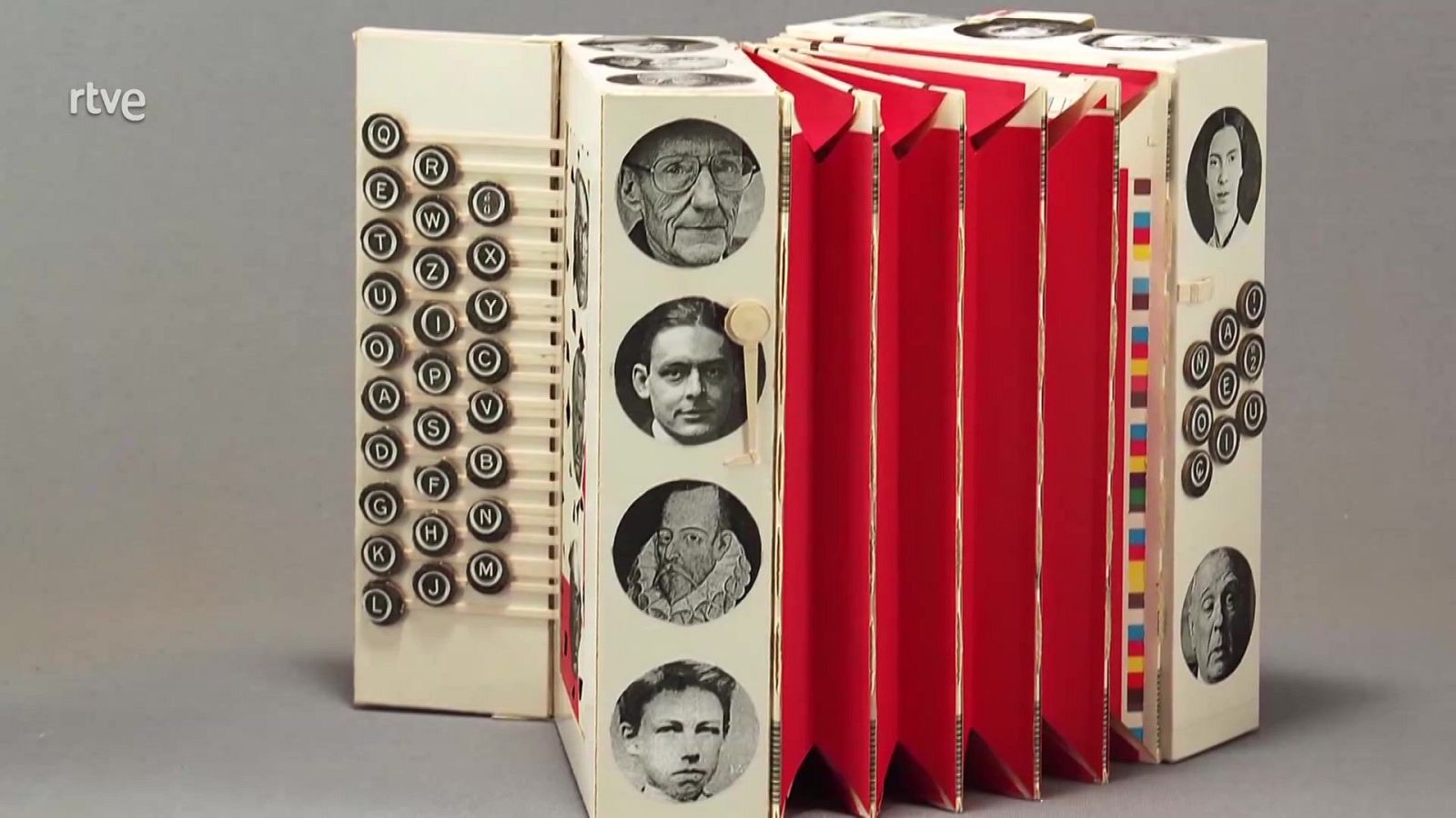 Boek visual: De la Pulcra Ceniza Ediciones | Ver