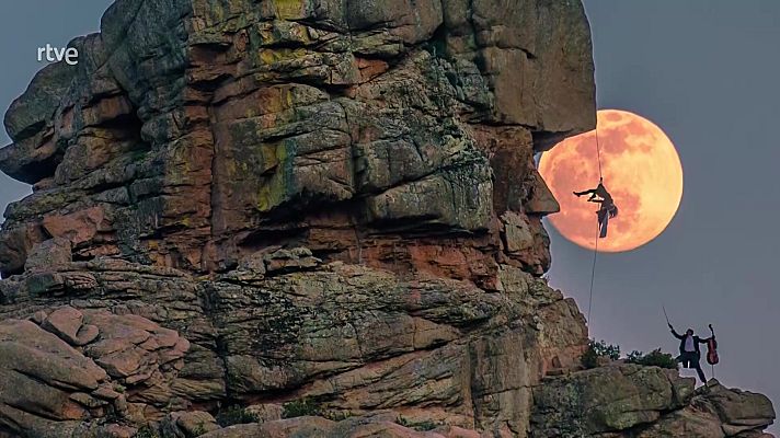 La aventura del Saber - Telas aéreas y danza vertical