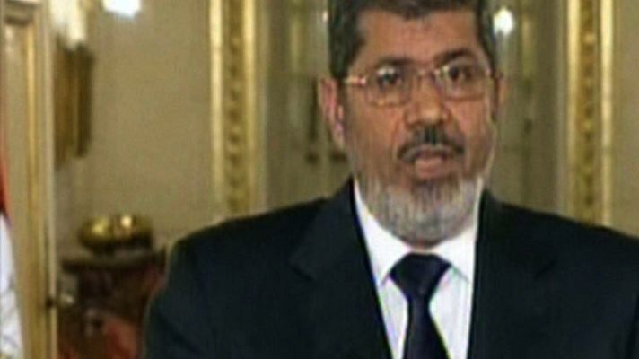 Telediario 1 - El presidente egipcio decreta el toque de queda en tres provincias