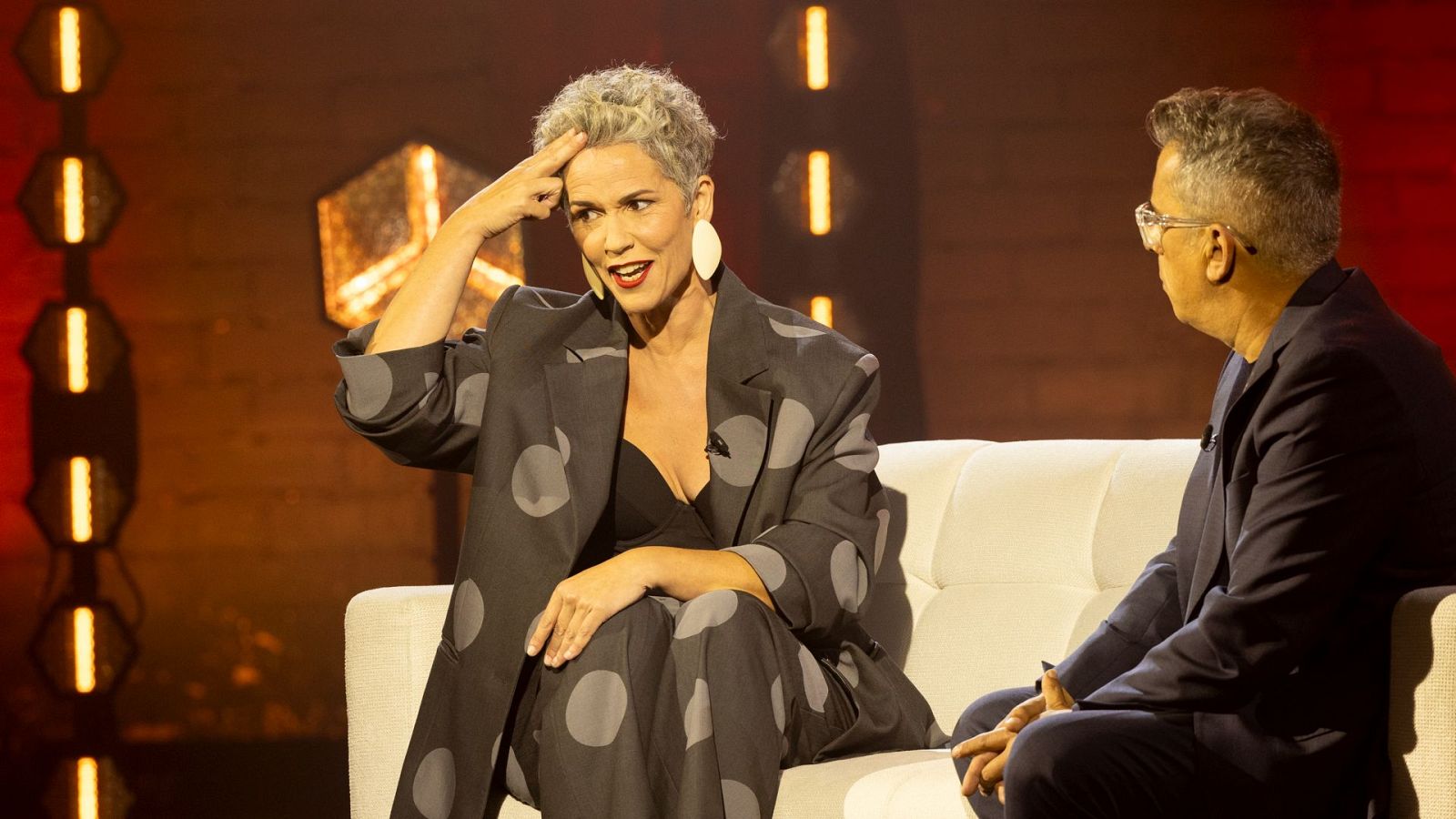 Presión estética, de Petite Lorena - Futuro Imperfecto | Ver