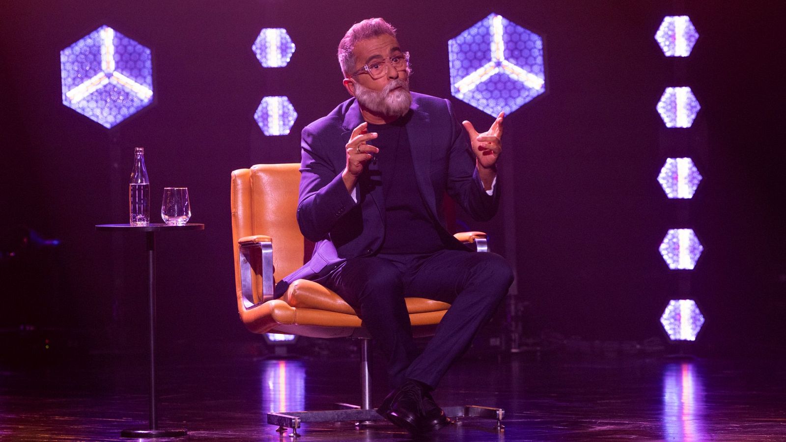 “Aguas abiertas, amigo mío” - Futuro Imperfecto | Ver