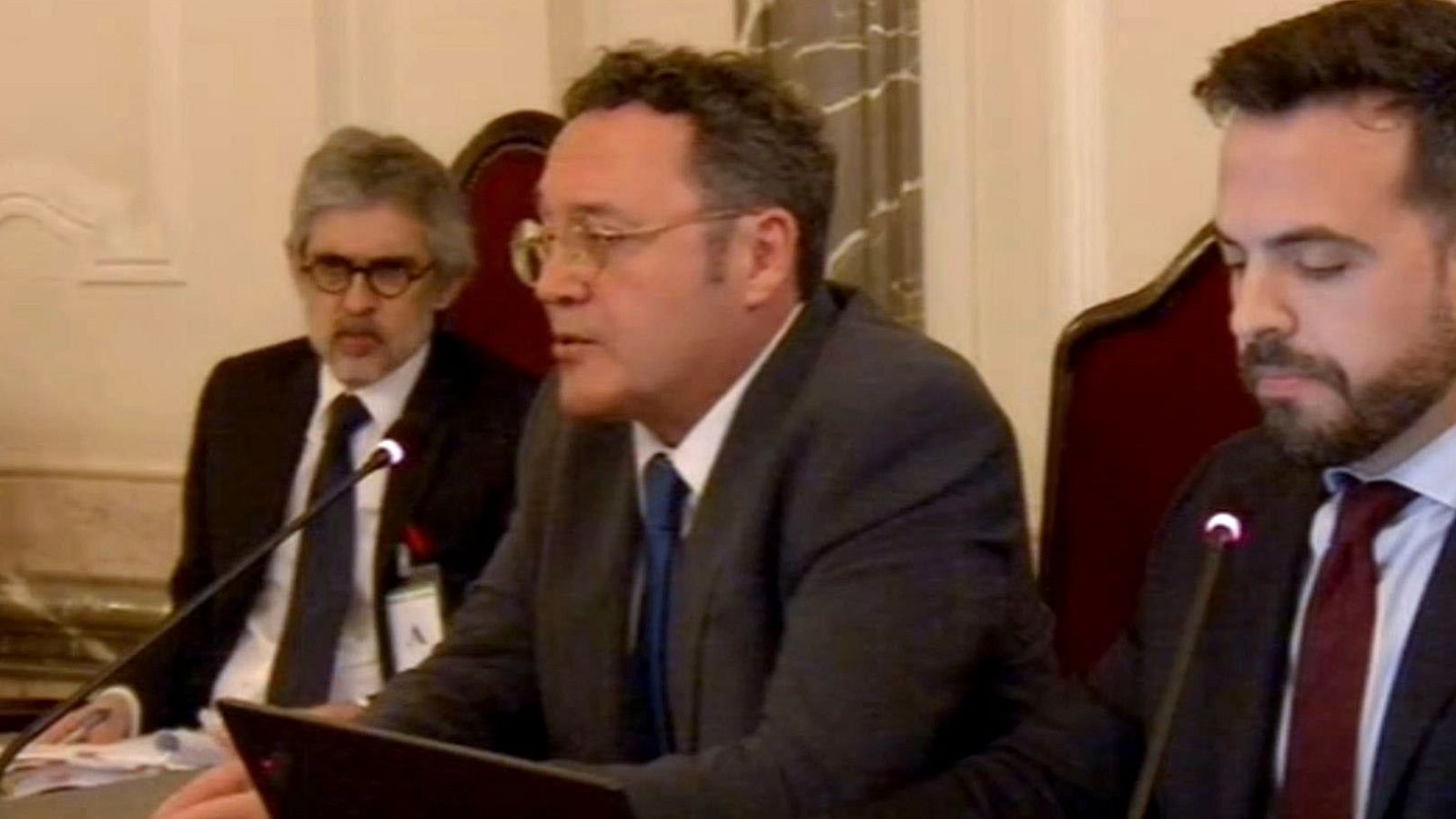 Los vídeos del fiscal general marcan la agenda política | Ver