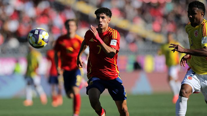 Fútbol - El polémico 'no penalti' a España que pudo suponer el empate ante Colombia