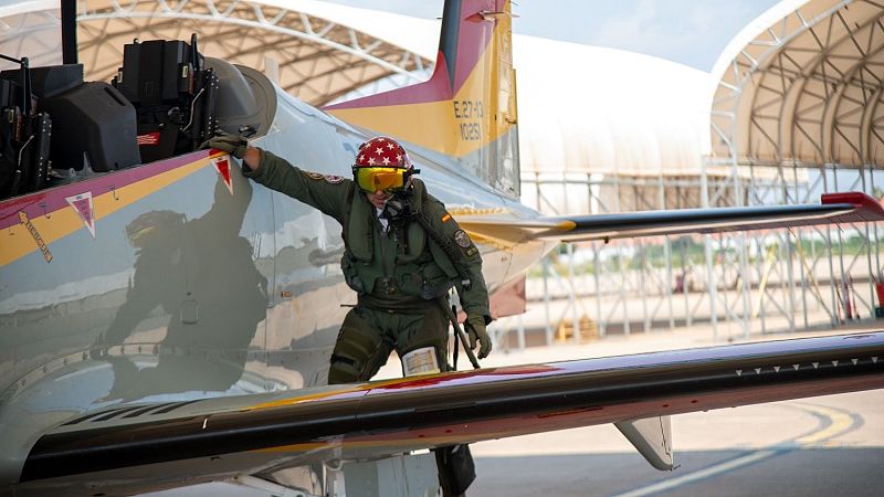 12 octubre: La Formación Mirlo sustituirá a la Patrulla Águila en el desfile - Especiales informativos | Ver