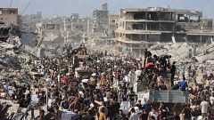Los gazatíes regresan a sus ciudades y la ayuda empieza a entrar en la Franja