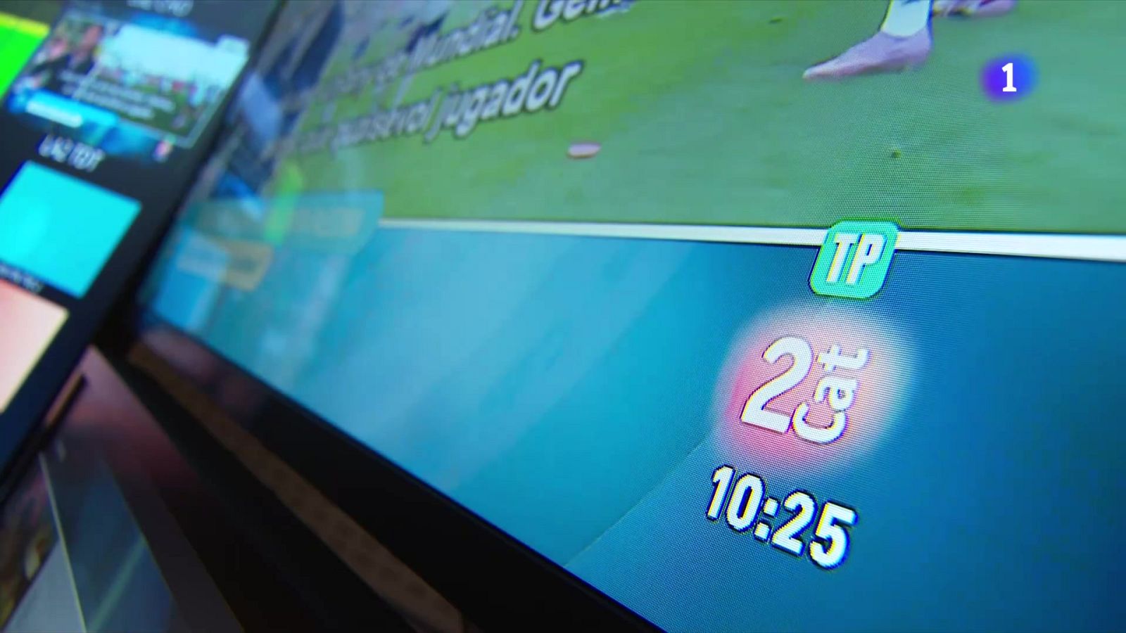 La 2Cat arrenca amb una graella majoritàriament en català - L'Informatiu | Ver