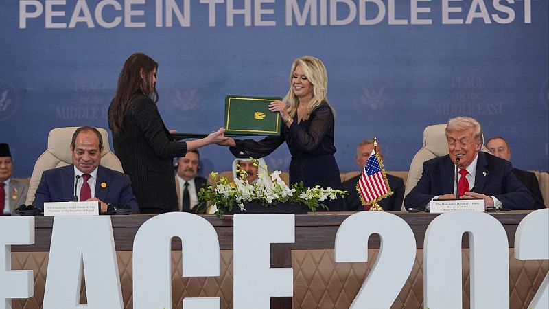 Trump sella con Catar, Turquía y Egipto la paz en Gaza en una cumbre con una veintena de líderes | Ver