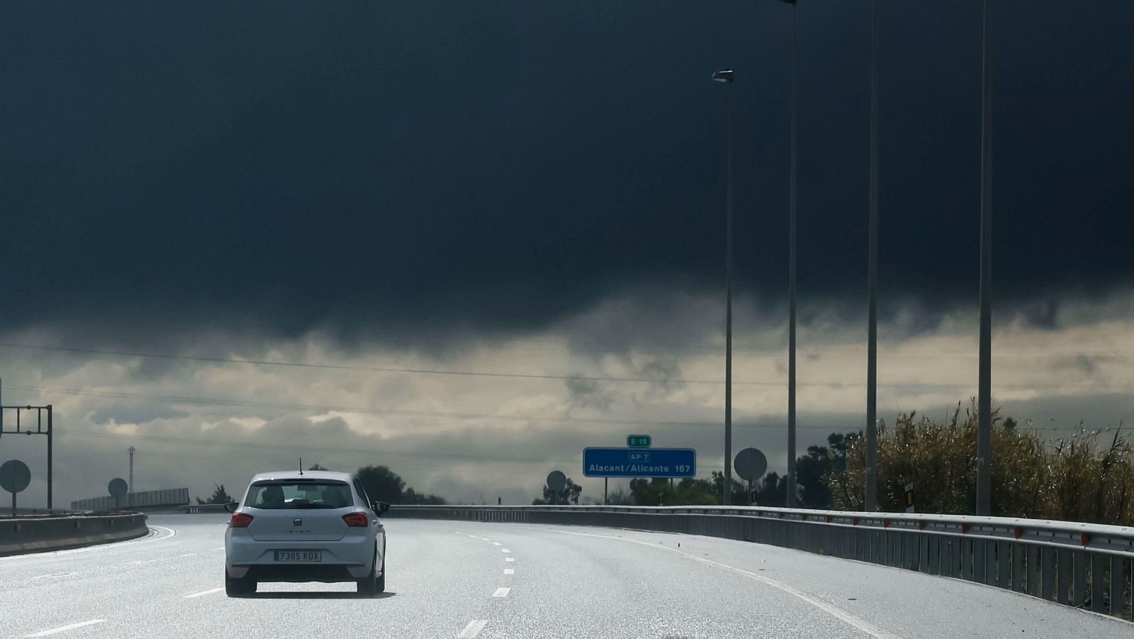 Continúa el aviso rojo por la DANA Alice en la Comunidad Valenciana - Telediario 2 | Ver