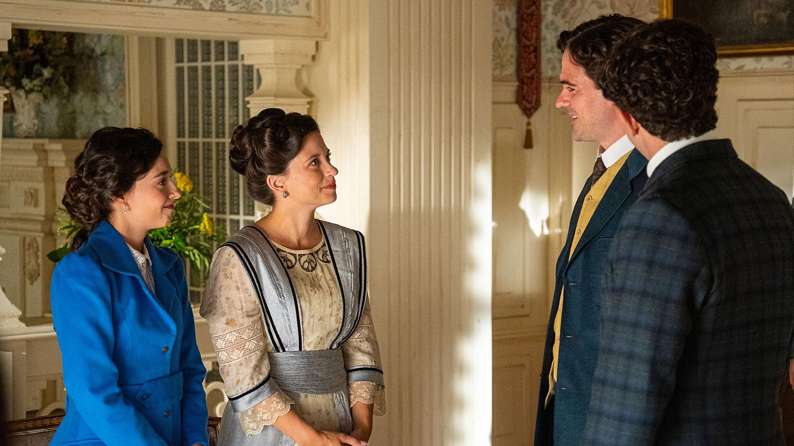 La Promesa: Beltrán se presenta a la familia Luján - La promesa | Ver