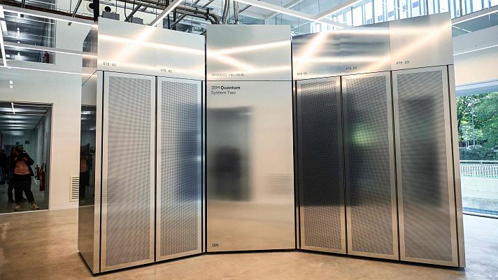 Telediario 1 - San Sebastián cuenta desde este martes con el superordenador cuántico más potente de Europa