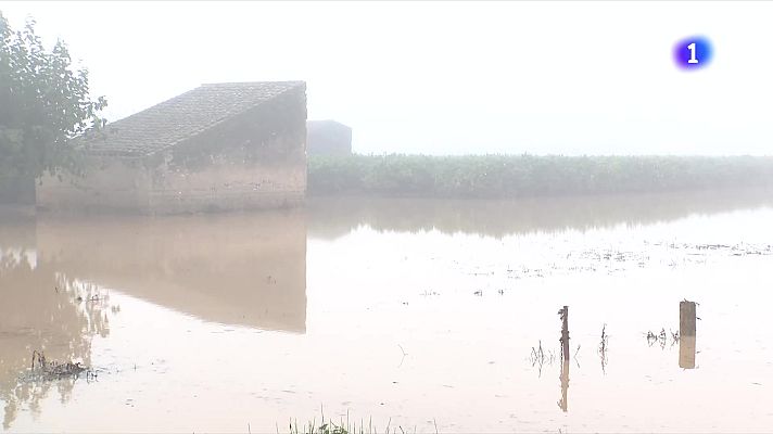 L'Informatiu - Veïns desallotjats, carreteres intransitables i camps inundats a l'Ebre: els efectes de la Dana