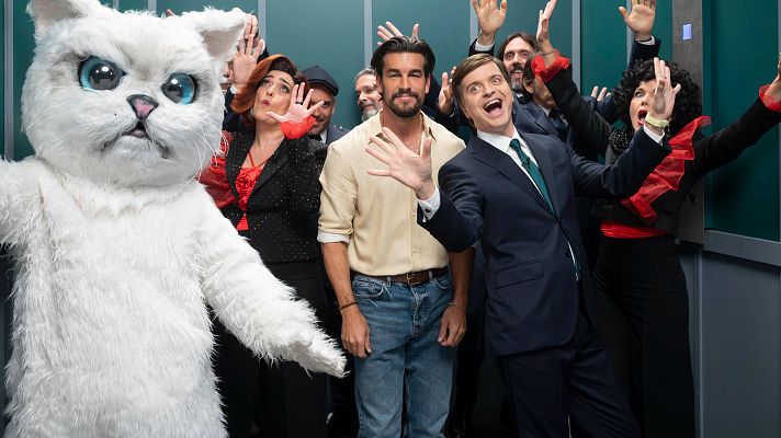 Late Xou con Marc Giró - En el ascensor con Mario Casas