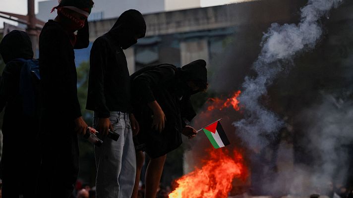 La tarde en 24h - Manifestantes queman contenedores en Barcelona durante la jornada de huelga en apoyo a Palestina