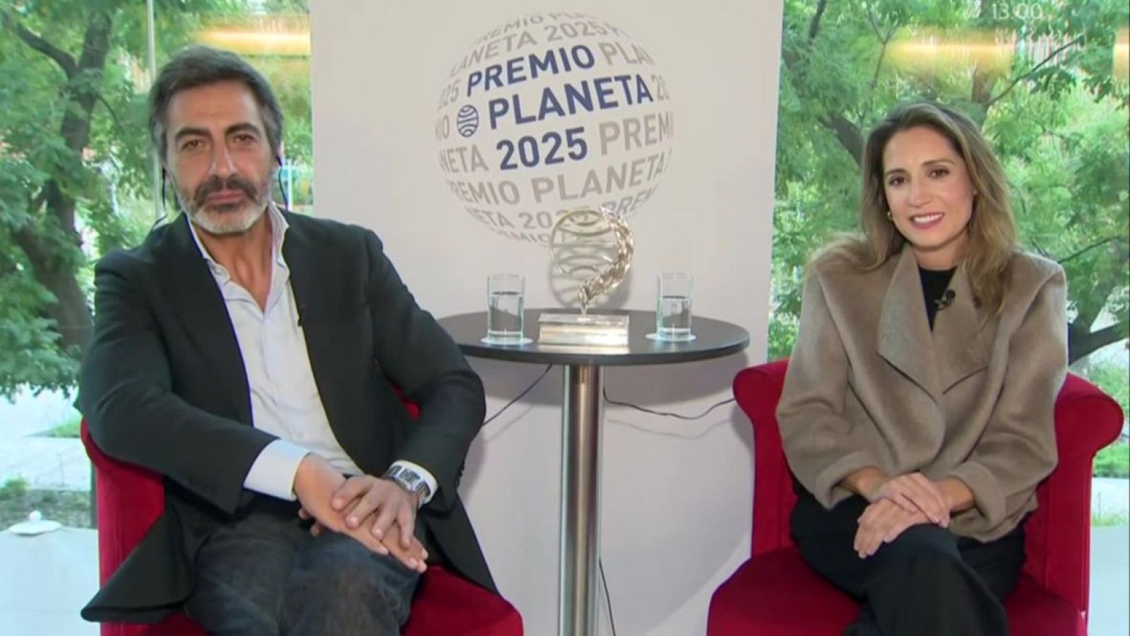 Juan del Val i Ángela Banzas, guanyador i finalista del Premi Planeta 2025