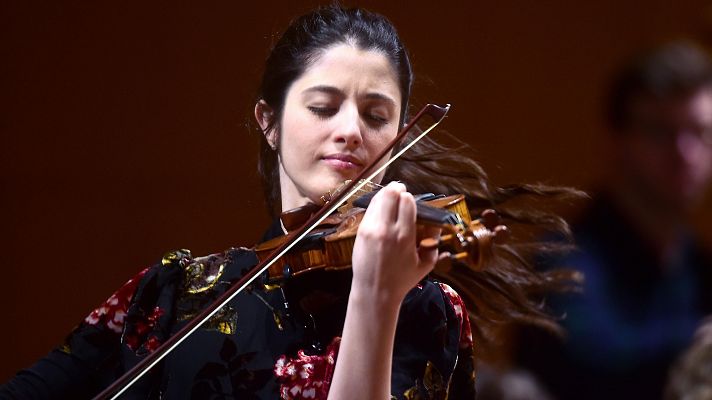Telediario 1 - La violinista María Dueñas se convierte en la mejor violinista y artista joven del año
