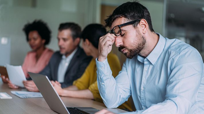 Telediario 2 - Grecia aprueba el aumento de la jornada laboral mientras España busca rebajarla