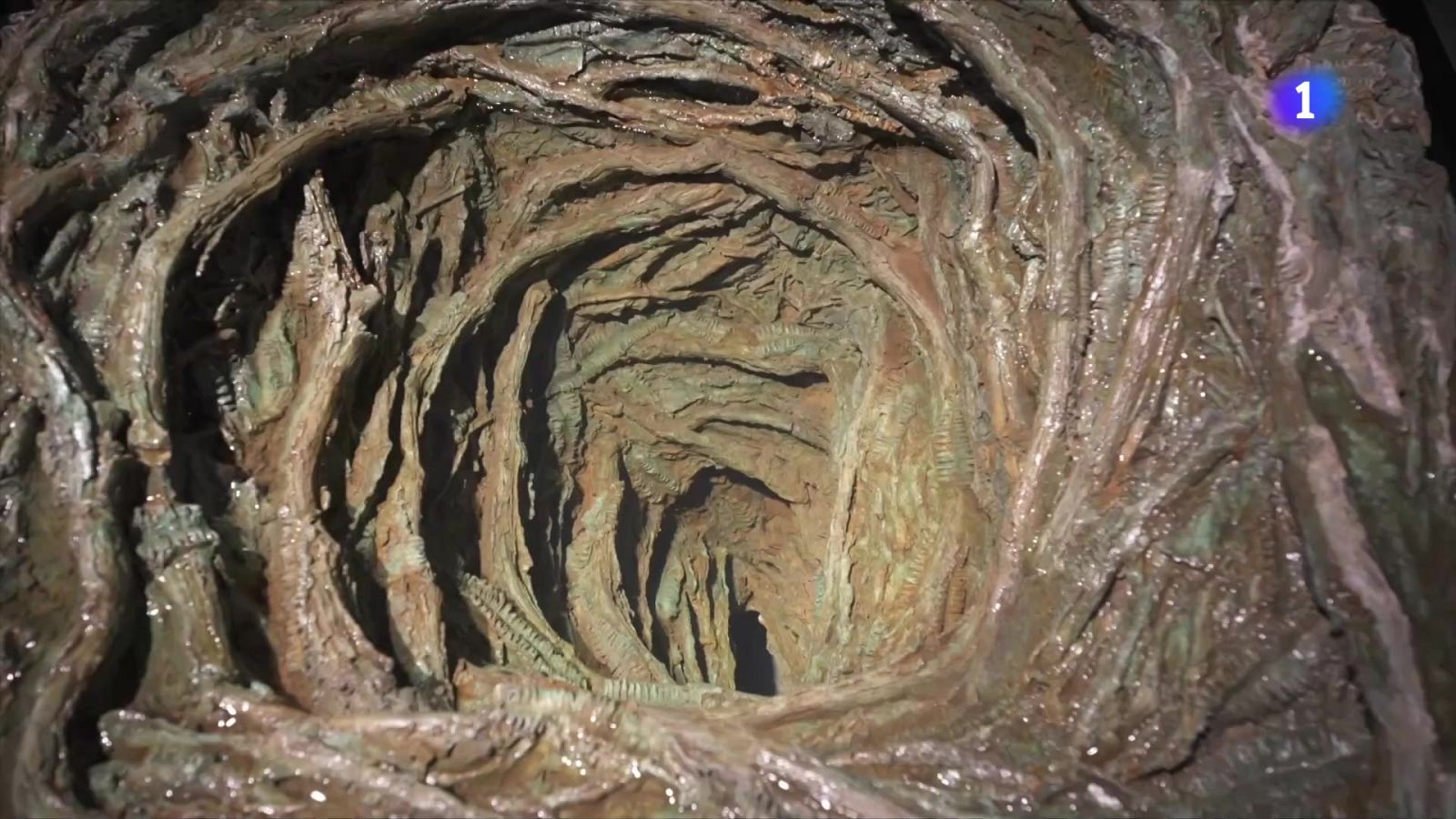 La Pedrera convertida en laberint poètic