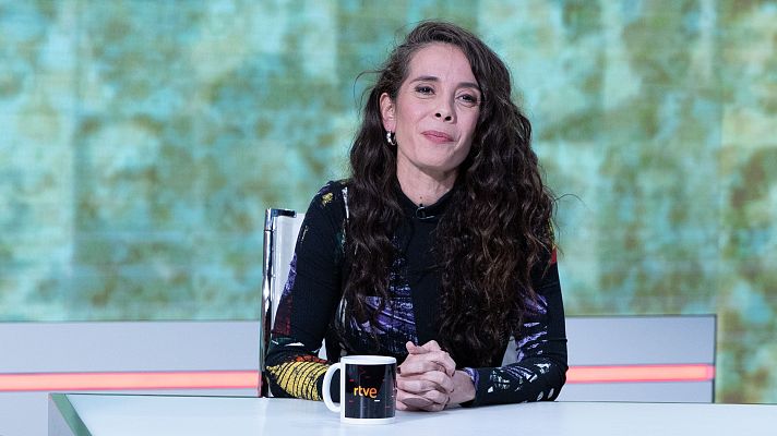 La noche en 24h - Ángela Gallardo, directora de 'A flor de tierra': "Es una historia de dolor, pero también de valentía y autorreparación"