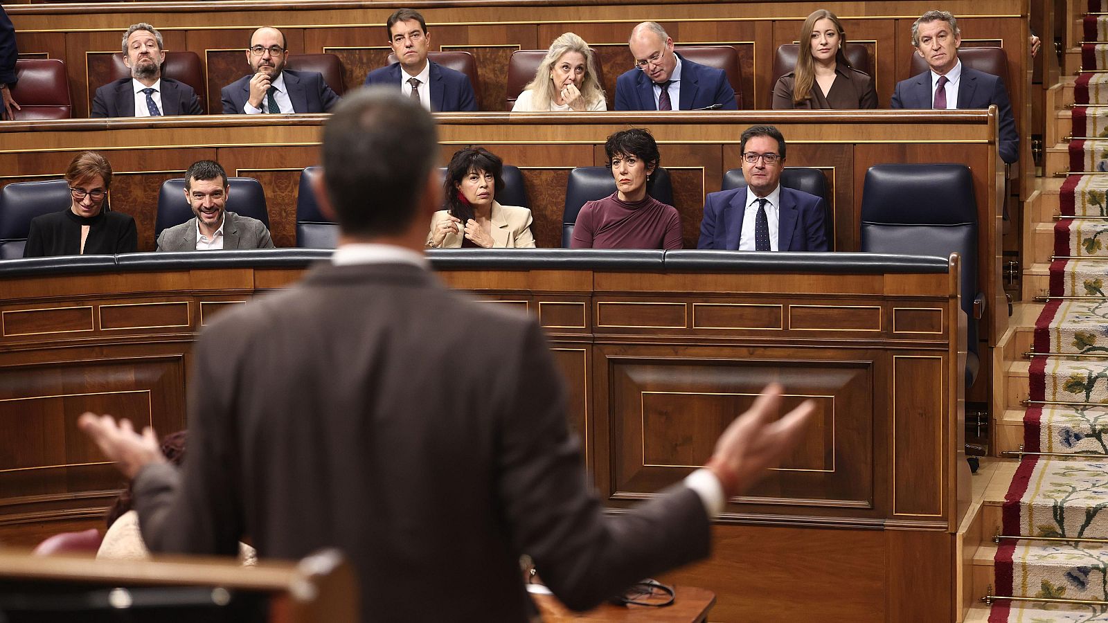 Sánchez y Feijóo se enzarzan por la corrupción y los cribados | Ver