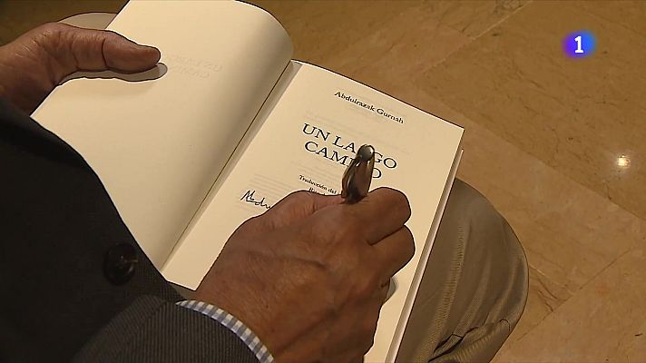 L'Informatiu - Abdulrazak Gurnah presenta novel·la: 'Un largo Camino'