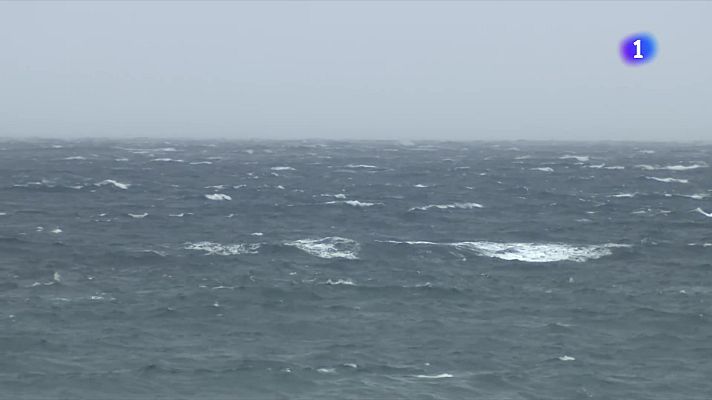 L'Informatiu - Onades de fins a 6 m a l'Empordà i tramuntana de 131 km/h a Portbou