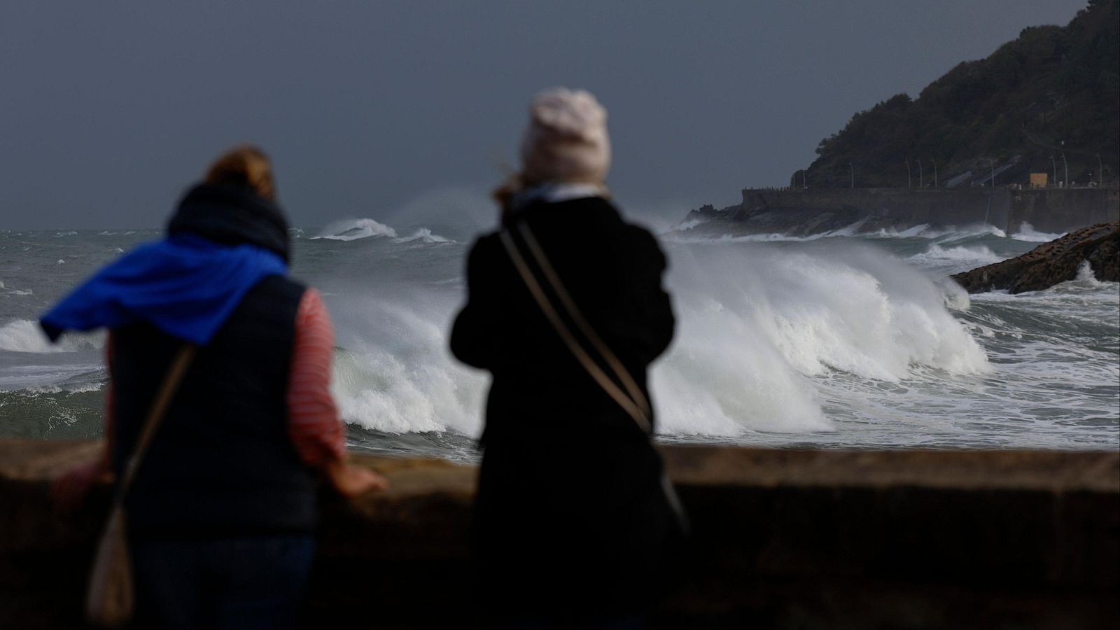 La borrasca Benjamín deja vuelos cancelados en Bilbao | Ver