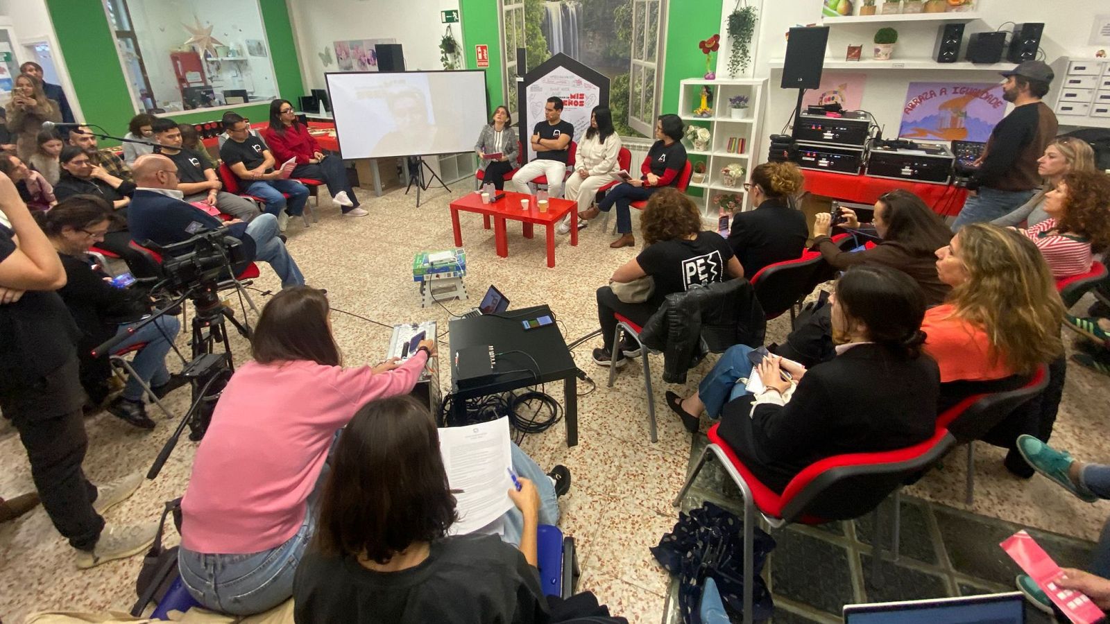 Perder un hogar va más allá de no tener techo | Ver