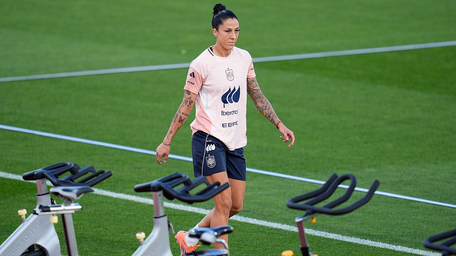 Entrevista con Jenni Hermoso en RTVE en su vuelta con España - UEFA Women's Nations League | Ver