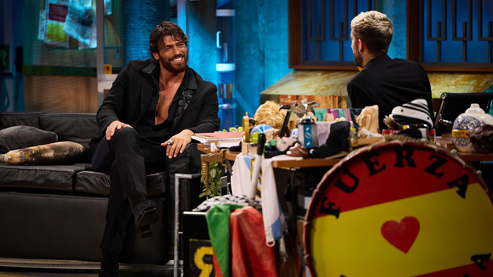 La Revuelta | Los actores españoles favoritos de Can Yaman - La Revuelta | Ver