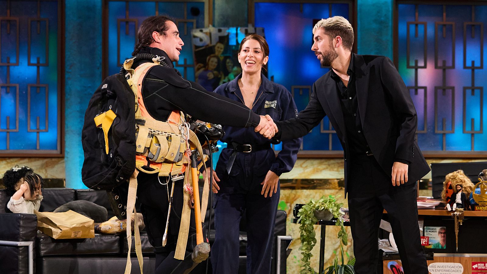 La Revuelta | ¿Qué hace un buzo industrial? - La Revuelta | Ver