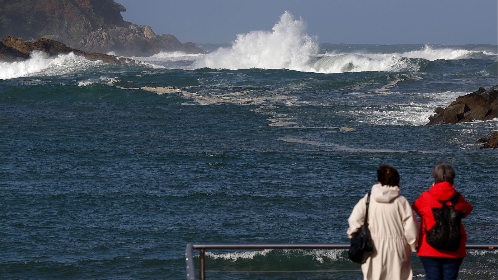 La borrasca Benjamín deja rachas de viento de más de 110 km/h en el Cantábrico | Ver