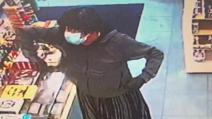 Mañaneros 360 - ¿Atraco o susto? Un hombre intenta robar una librería disfrazado