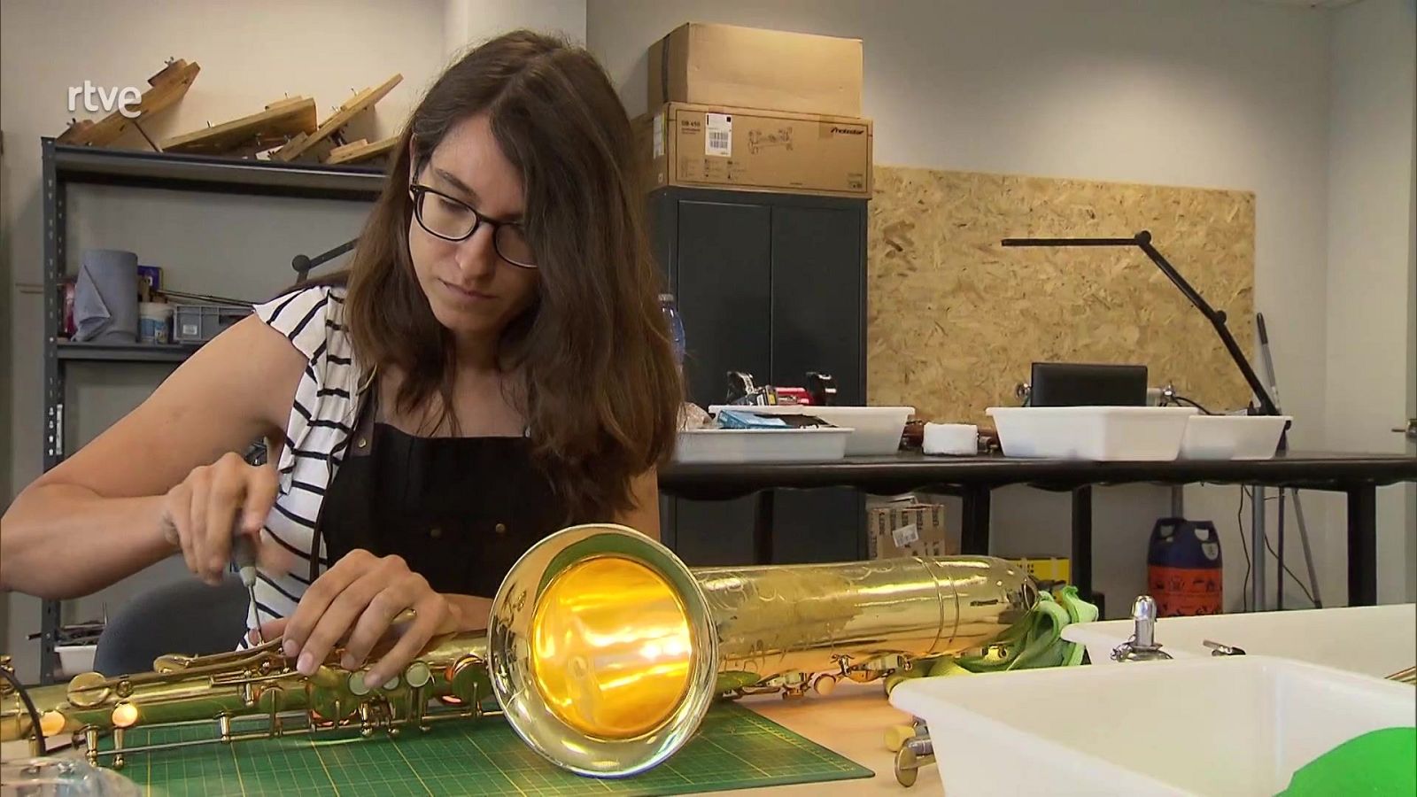 De profesión, luthier - Aquí hay trabajo | Ver