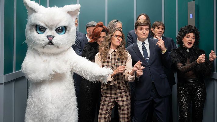 Late Xou con Marc Giró - En el ascensor del Late Xou con Amaia Salamanca