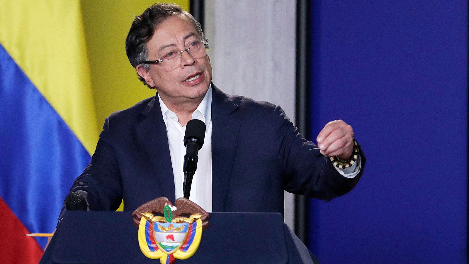 Trump califica a Petro de "líder del narcotráfico" de Colombia - Fin de semana 24h | Ver