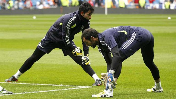 Telediario 1 - ¿Adán o Diego López... quién ocupará la portería blanca?