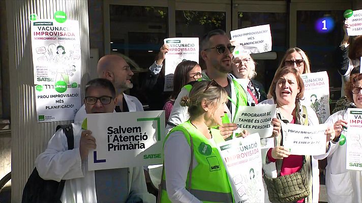 L'Informatiu - Infermeres protesten per la vacunació sense cita a Catalunya