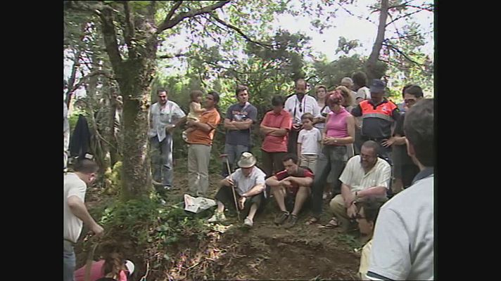 Telexornal - Galicia - Exhumación de fosas en el puerto del Acebo (A Fonsagrada, Lugo)
