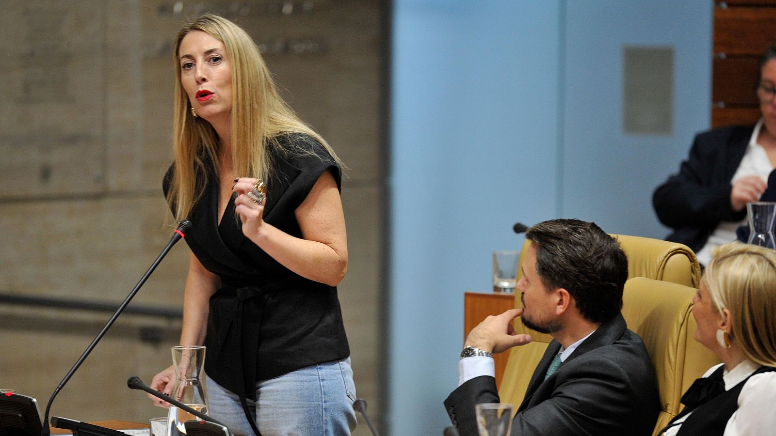 El adelanto electoral en Extremadura pone el foco en otras comunidades | Ver