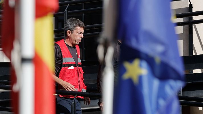 Telediario 2 - ¿Dónde estuvo Mazón la tarde de la dana? Sus cambios de versión en un año