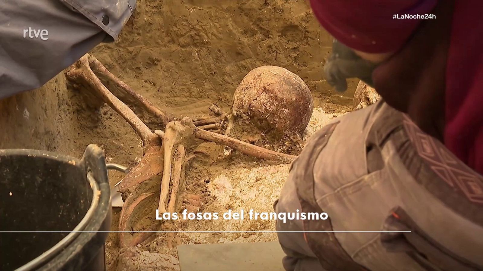 Exhuman la fosa del cementerio de Ejea de los Caballeros (Zaragoza) | Ver ahora