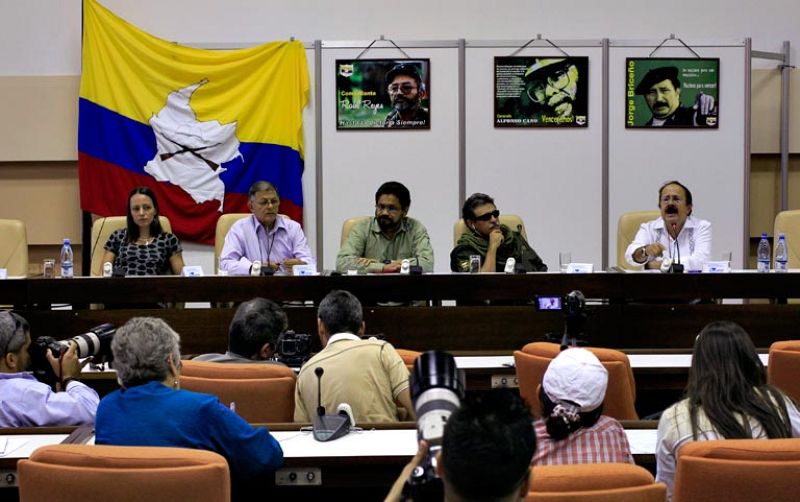Las FARC reivindican su derecho a retener "prisioneros de guerra" en Colombia