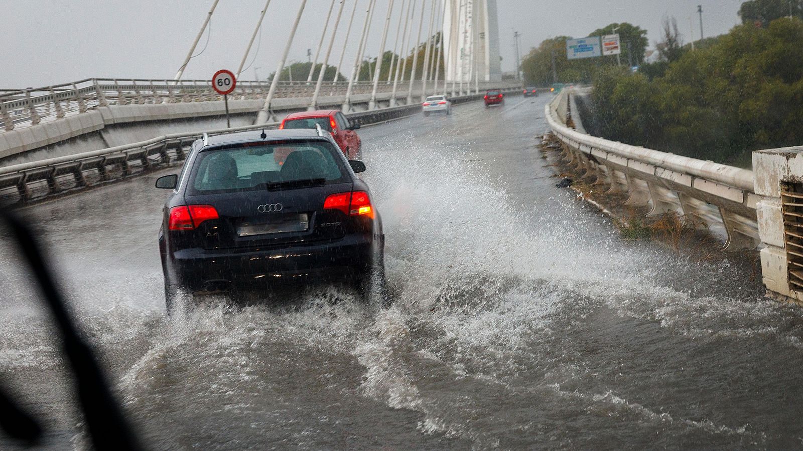 Un herido e incidencias por las intensas lluvias en Huelva y Sevilla | Ver