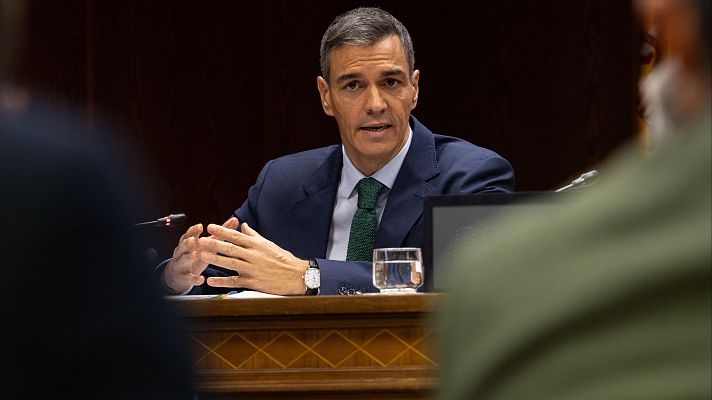 Telediario 1 - Sánchez admite en el Senado que recibió dinero en efectivo del PSOE pero "siempre" con factura y nunca más de mil euros