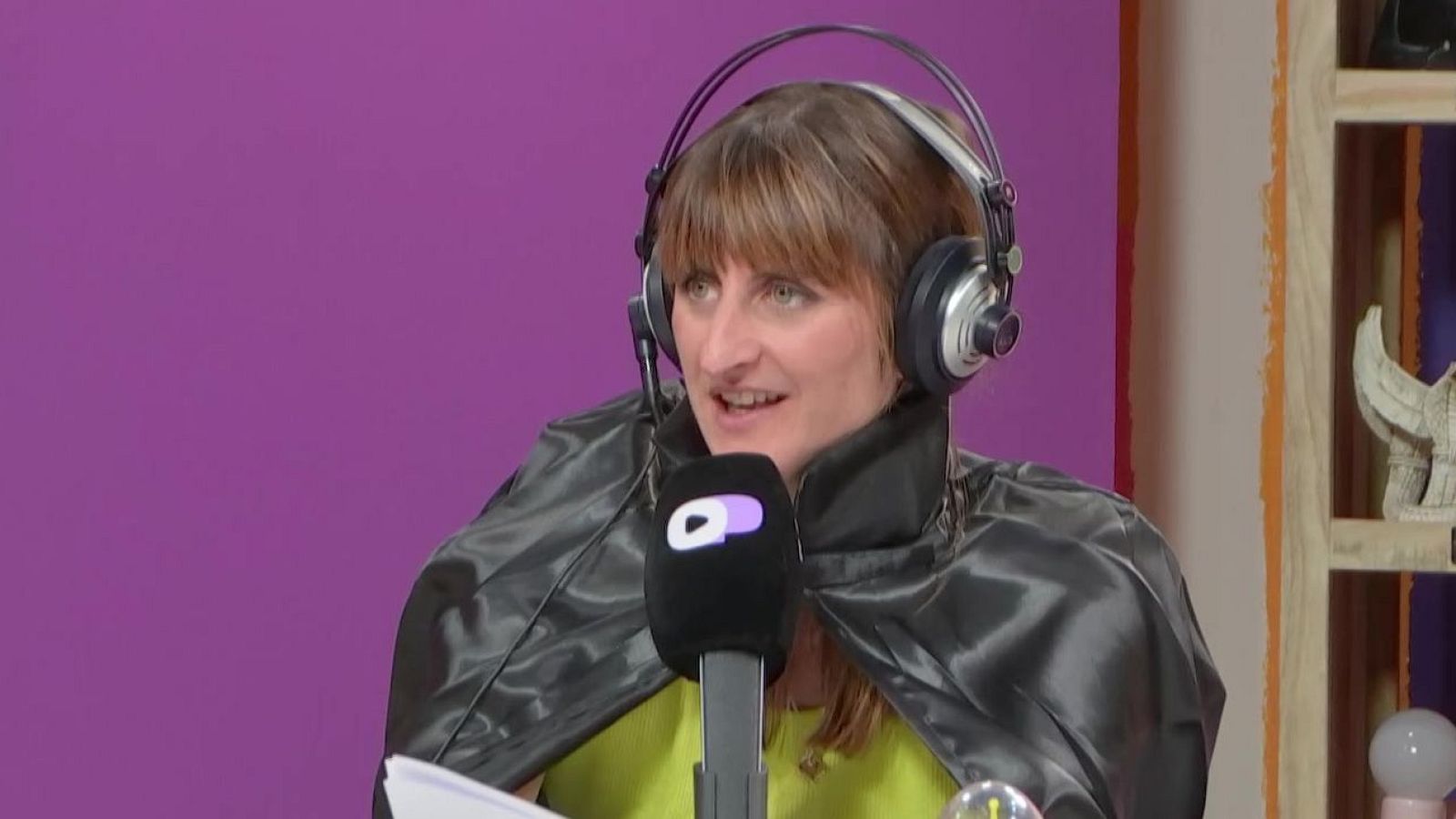 Clara Ingold regresa con "Manual de destrucción adolescente" | Ver vídeo