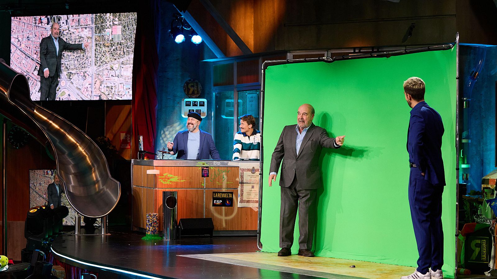 La Revuelta | Resines solo quería hablar de botánica - La Revuelta | Ver