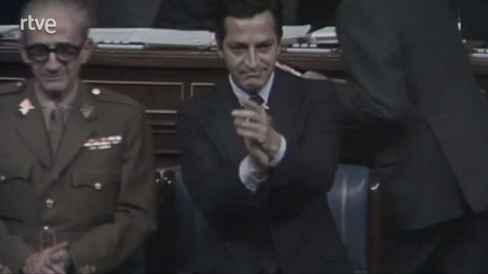 Aprobación en las Cortes de la Ley para la Reforma Política (1976) - Fue noticia en el Archivo de RTVE | Ver