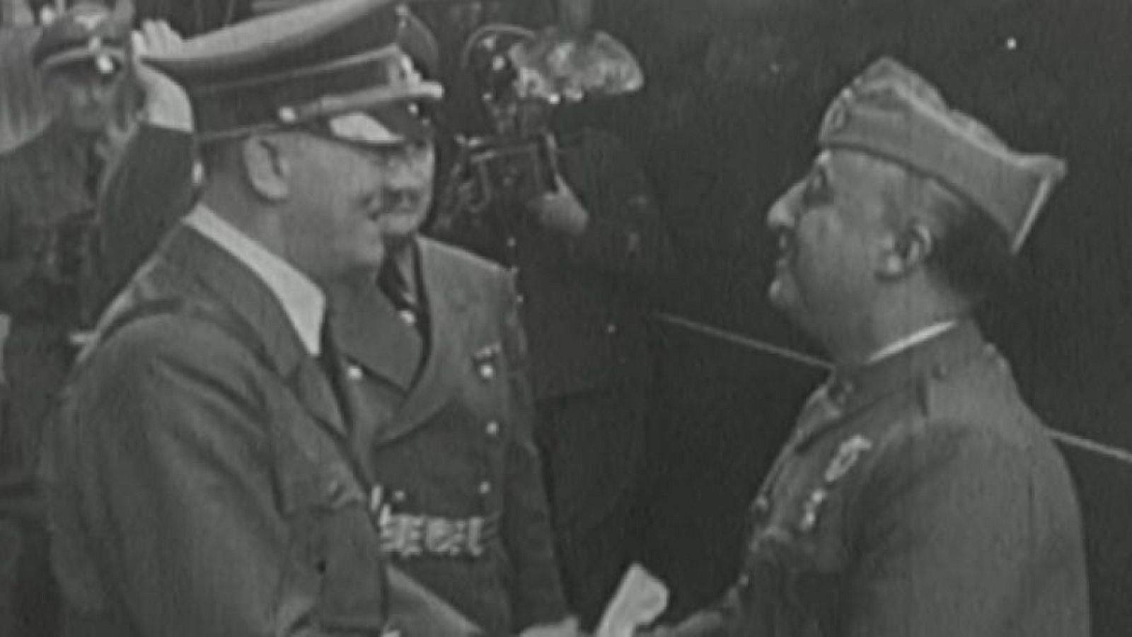 Países de Europa como Italia, Portugal o Alemania, ya vetan la exaltación del fascismo - Telediario 2 | Ver