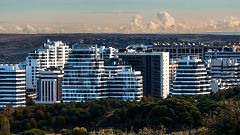 Cada vez hay más edificios 'cebra' en nuestras ciudades: "Todas son iguales"